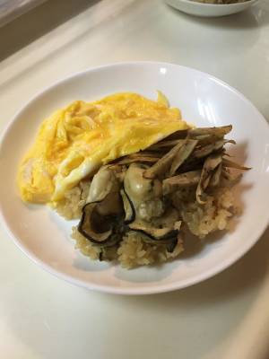 かきの炊き込みご飯 卵のっけ