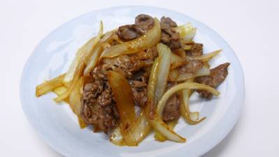新たまねぎと牛肉のソース炒め