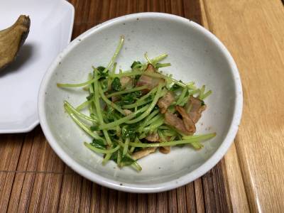 豆苗とベーコンのバターじょうゆ炒め レシピ 重信 初江さん みんなのきょうの料理 おいしいレシピや献立を探そう