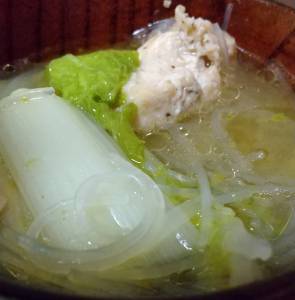 白菜と鶏手羽の塩鍋