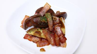 しいたけとベーコンのにんにく炒め