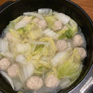 肉だんごとトロトロ白菜の鍋