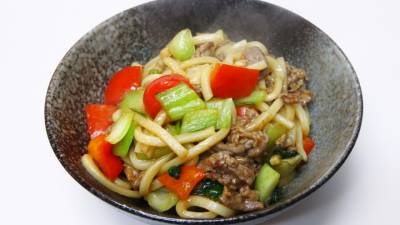 刻みうどんの中国風炒め弁当