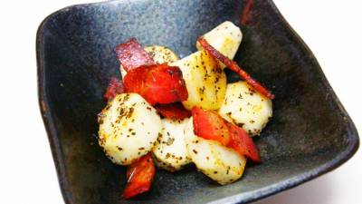 里芋とベーコンのハーブ炒め