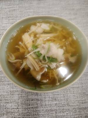ねぎしょうがと豚バラのスープ