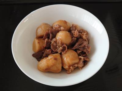 里芋と牛バラ肉の煮物