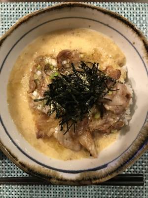 ねぎ豚とろろ丼