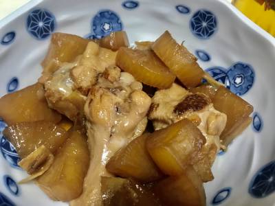 鶏手羽と大根のオイスターソース煮