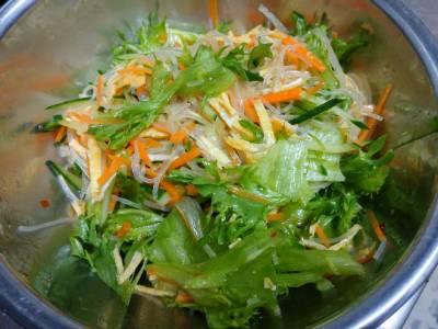 春雨の中華風サラダ