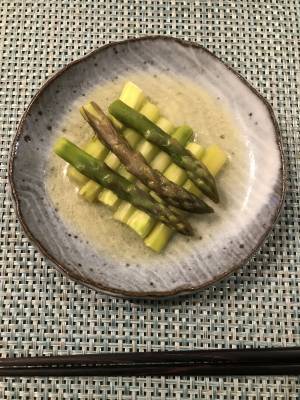 アスパラガスのバター風味