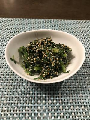 春菊のごまチーズあえ