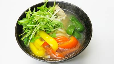 鶏肉とパプリカのうどん鍋