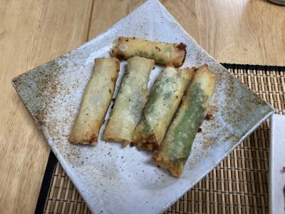 みょうがと青じそのチーズ揚げ春巻