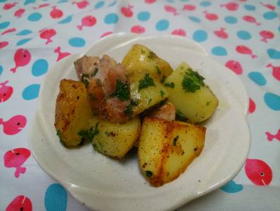 新じゃがと鶏肉のにんにく炒め