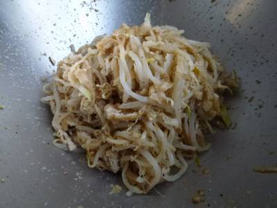 もやしと切り干し大根のごま酢あえ