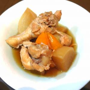 鶏手羽と大根のこっくり煮　きんかん風味