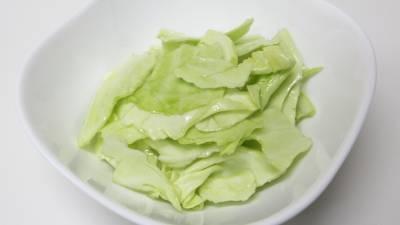 ちぎり春キャベツのシンプルサラダ