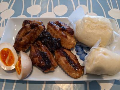 鶏手羽のラフテー風