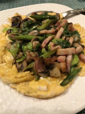 アスパラとマッシュルームのオープンオムレツ