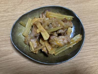 鶏肉とセロリのピリ辛炒め