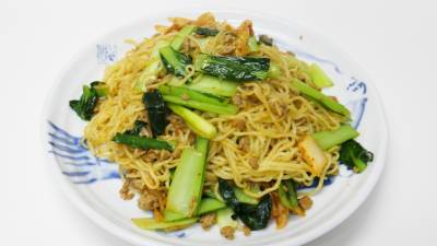 豚ひき肉と小松菜のキムチ焼きそば