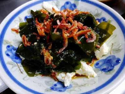 わかめと豆腐、桜えびのサラダ