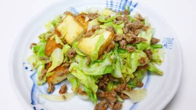 キャベツと厚揚げのみそ炒め