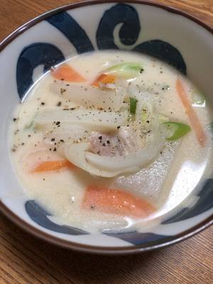 残り野菜のみそスープ