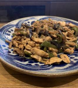 青椒肉絲（チンジャオロウスー）