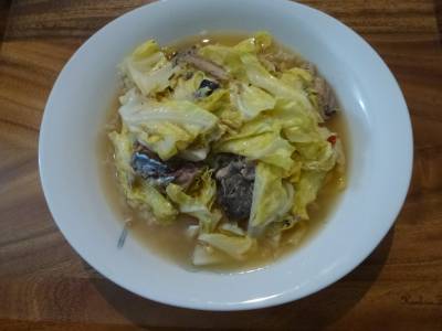 さば缶と春キャベツのサッと煮