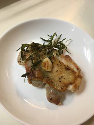 鶏もも肉のローズマリー焼き