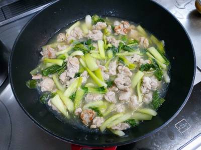 チンゲンサイと豚肉と春雨の炒め煮