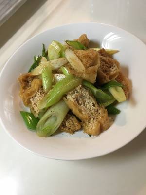 お揚げとねぎのしょうゆ炒め