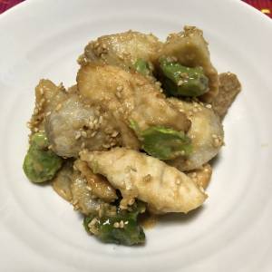 揚げ里芋とそら豆のみそがらめ