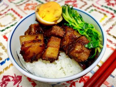 魯肉飯(ルーローファン)