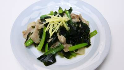 わかめと豚バラの甘辛炒め