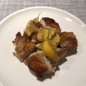 アボカドとチキンのレモンソテー