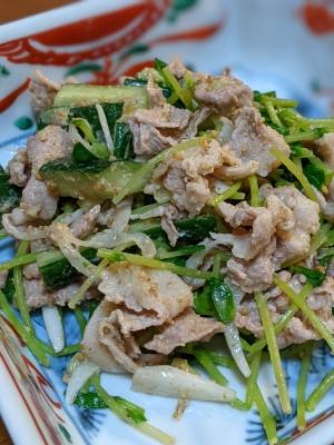 豆苗と豚しゃぶのごまあえ