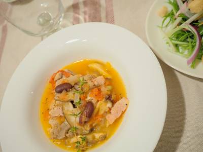 鶏肉の白ワイン煮込み