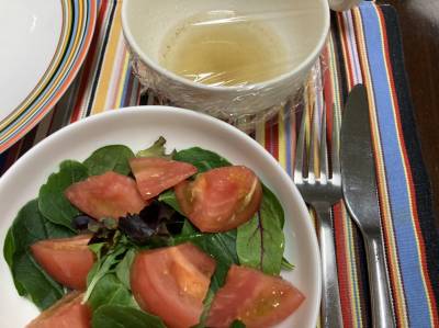 ベビーリーフとミニトマトのサラダ