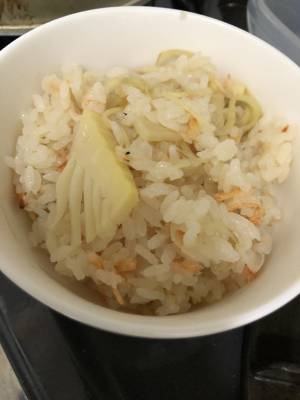 桜えびとしょうがの炊き込みご飯
