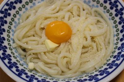 釜玉バターのぶっかけうどん