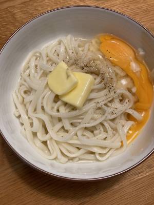 釜玉バターのぶっかけうどん