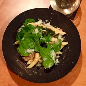 春の豆とたけのこクリームペンネ