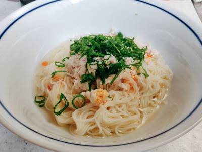 レンジで鶏そぼろのぶっかけそうめん