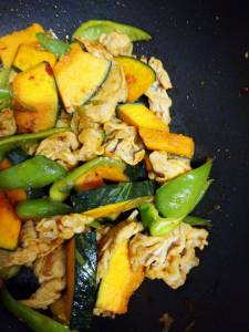 かぼちゃと豚肉のピリ辛炒め