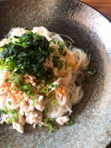 レンジで鶏そぼろのぶっかけそうめん