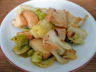 キャベツと厚揚げのピリ辛炒め