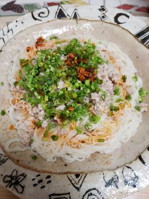 レンジで鶏そぼろのぶっかけそうめん