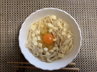 釜玉バターのぶっかけうどん